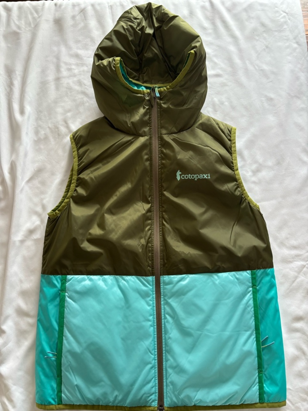 Cotopaxi reservable Olive and Teal Hooded Vest. Women’s Size S